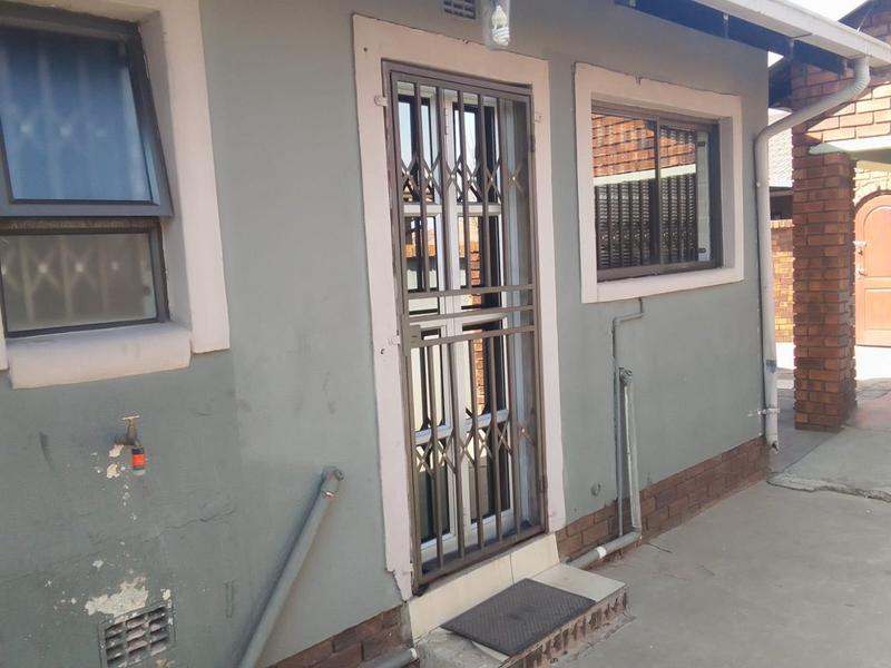 3 Bedroom Property for Sale in Protea North Gauteng