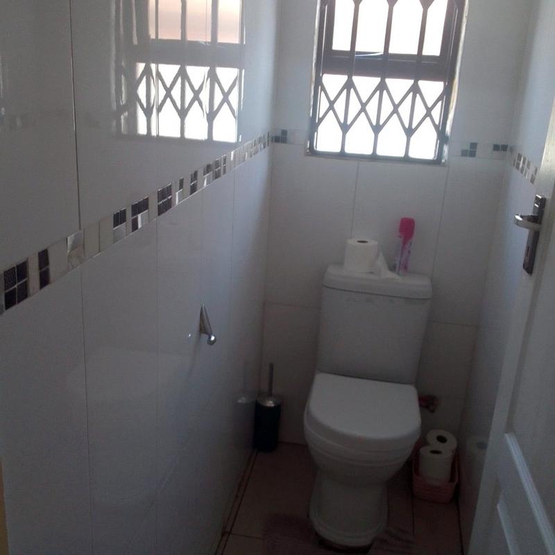 3 Bedroom Property for Sale in Protea North Gauteng