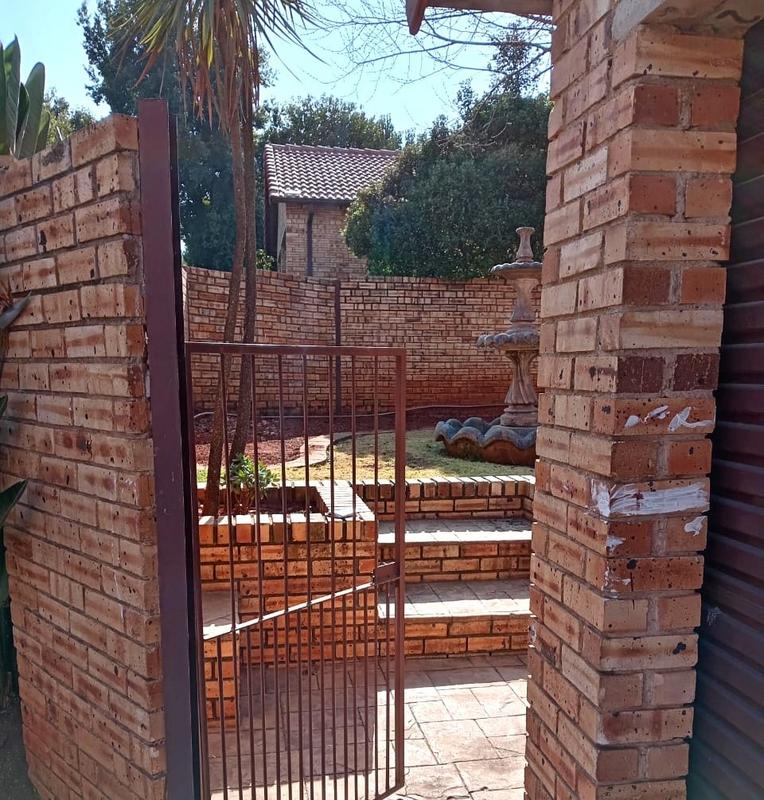 3 Bedroom Property for Sale in Strubensvallei Gauteng