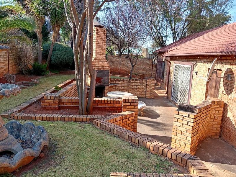 3 Bedroom Property for Sale in Strubensvallei Gauteng