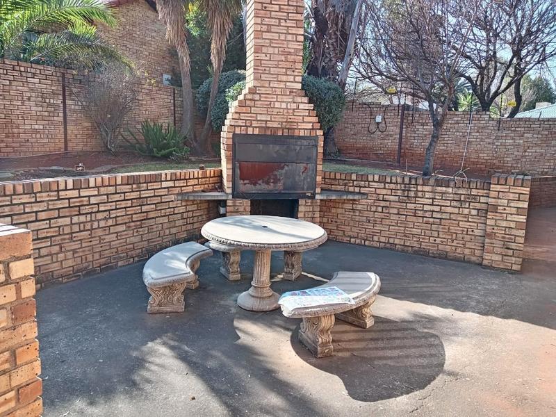 3 Bedroom Property for Sale in Strubensvallei Gauteng