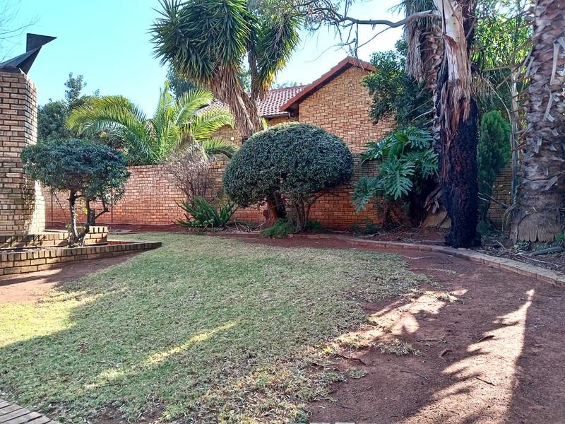 3 Bedroom Property for Sale in Strubensvallei Gauteng