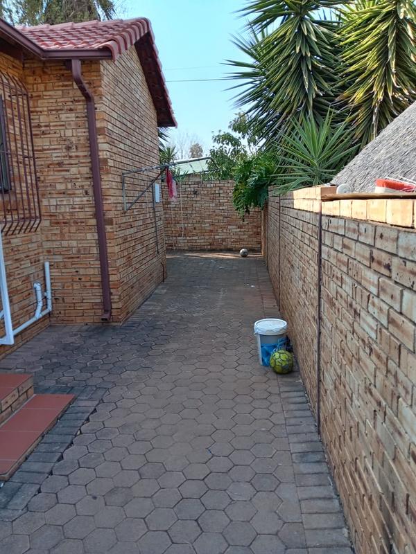 3 Bedroom Property for Sale in Strubensvallei Gauteng