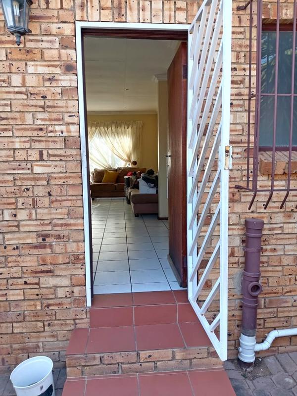 3 Bedroom Property for Sale in Strubensvallei Gauteng