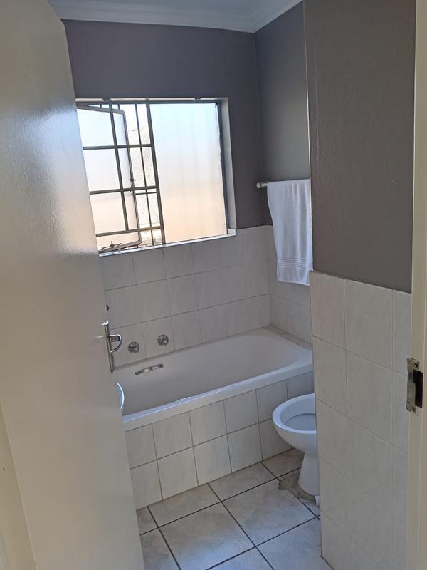 3 Bedroom Property for Sale in Strubensvallei Gauteng