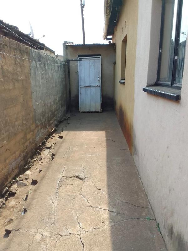 2 Bedroom Property for Sale in Tladi Gauteng