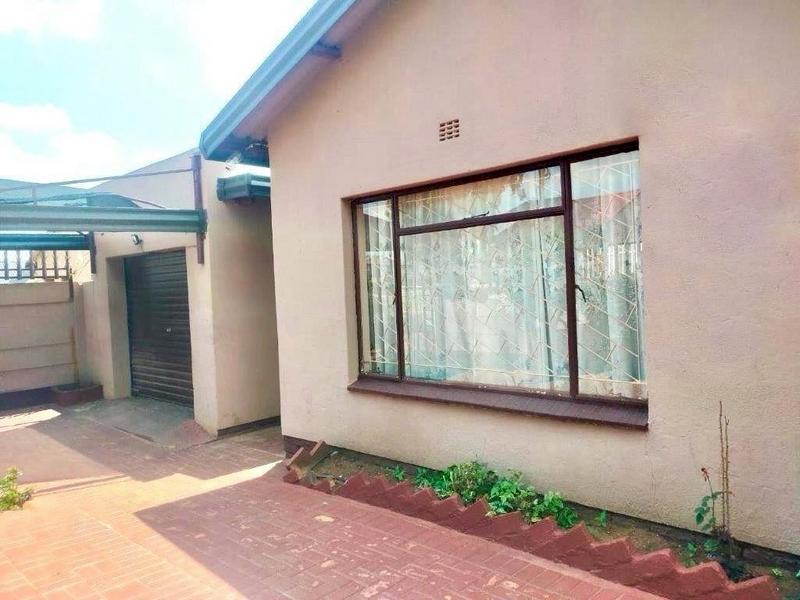 3 Bedroom Property for Sale in Toekomsrus Gauteng