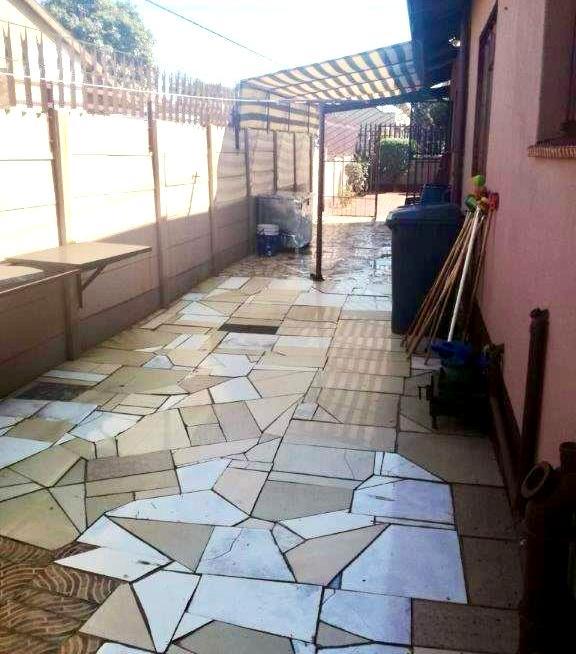 3 Bedroom Property for Sale in Toekomsrus Gauteng