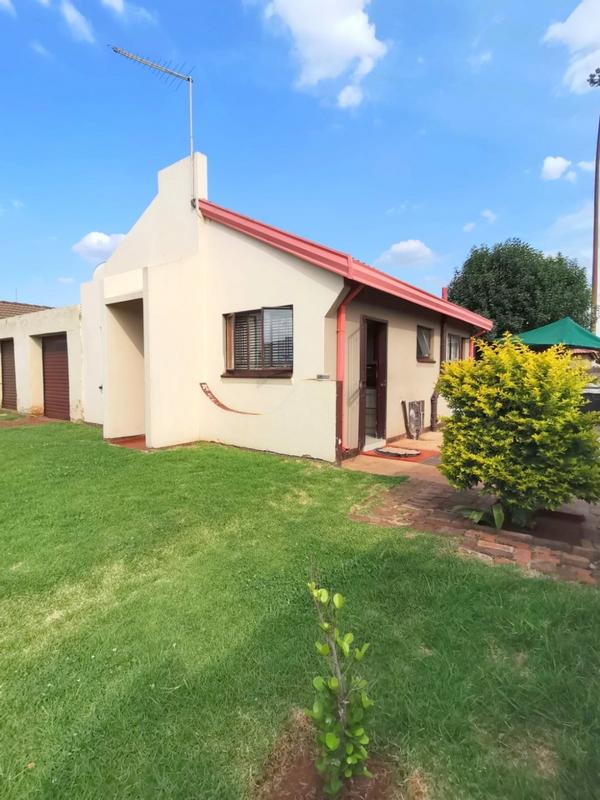 2 Bedroom Property for Sale in Tokoza Gauteng