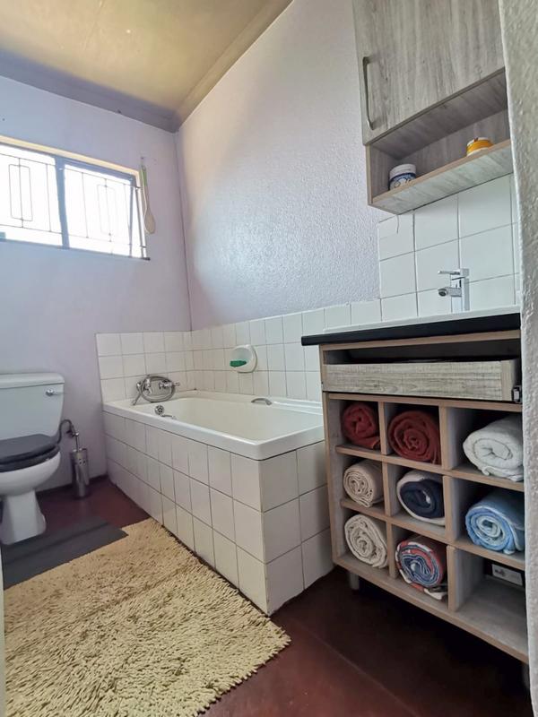 2 Bedroom Property for Sale in Tokoza Gauteng