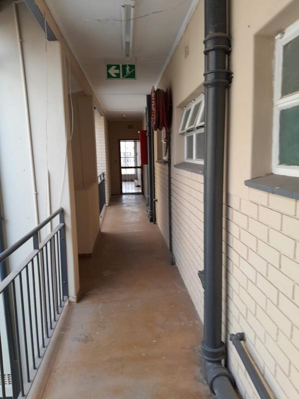 1 Bedroom Property for Sale in Wentworth Park Gauteng