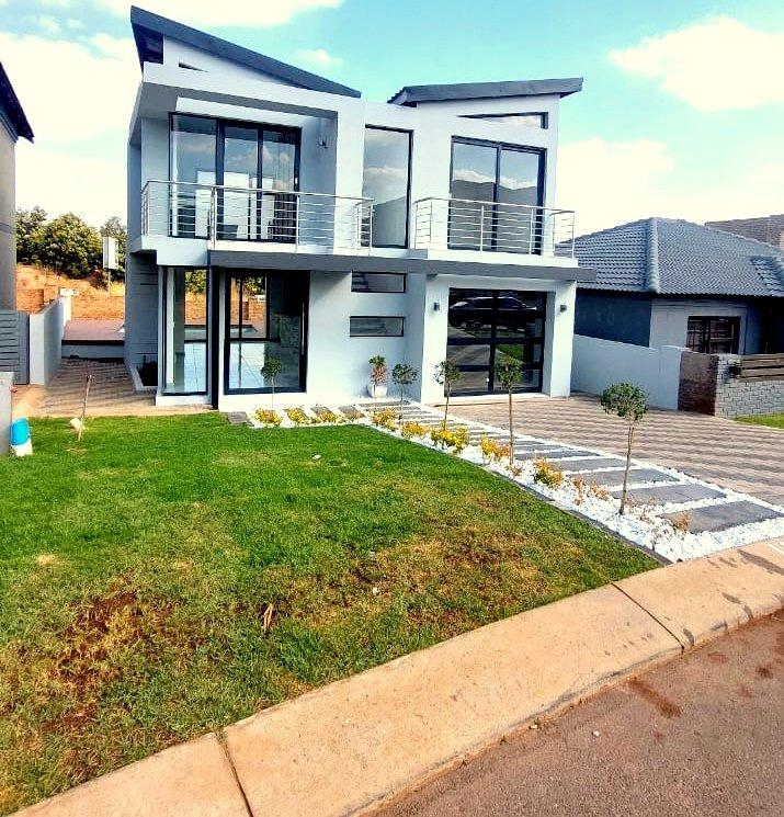 3 Bedroom Property for Sale in Wildtuinpark Gauteng