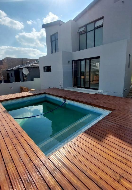 3 Bedroom Property for Sale in Wildtuinpark Gauteng