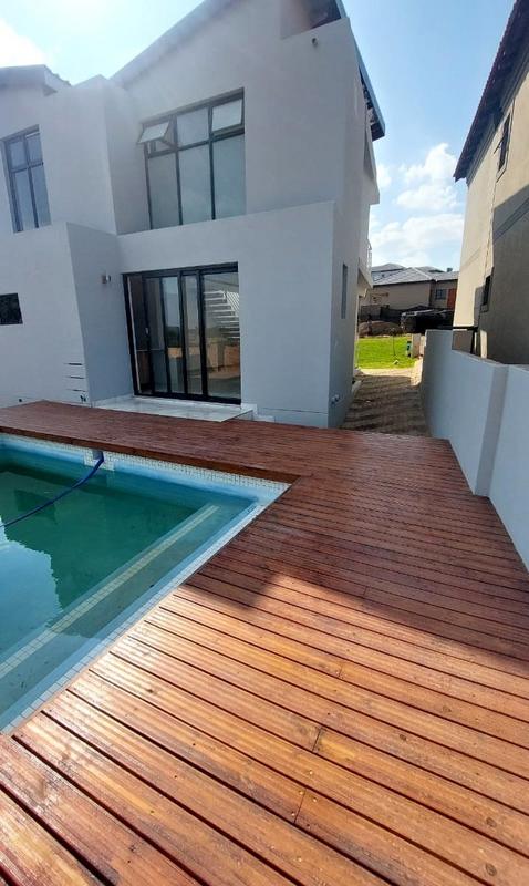 3 Bedroom Property for Sale in Wildtuinpark Gauteng