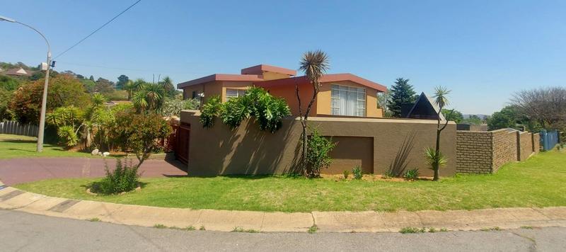 8 Bedroom Property for Sale in Wilro Park Gauteng