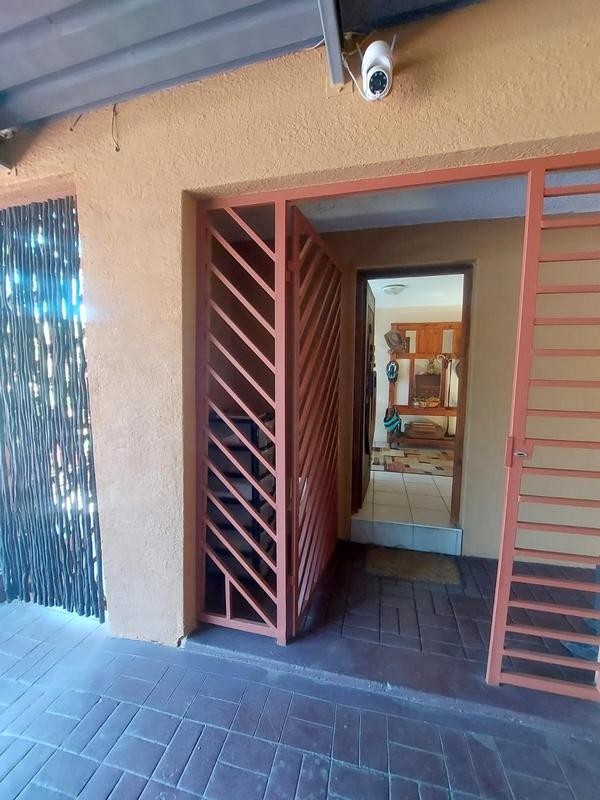 8 Bedroom Property for Sale in Wilro Park Gauteng