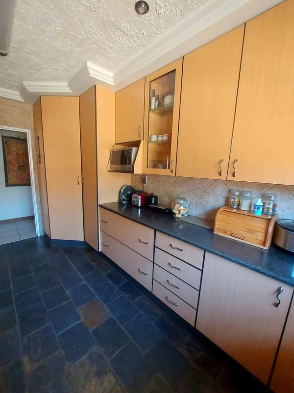 8 Bedroom Property for Sale in Wilro Park Gauteng