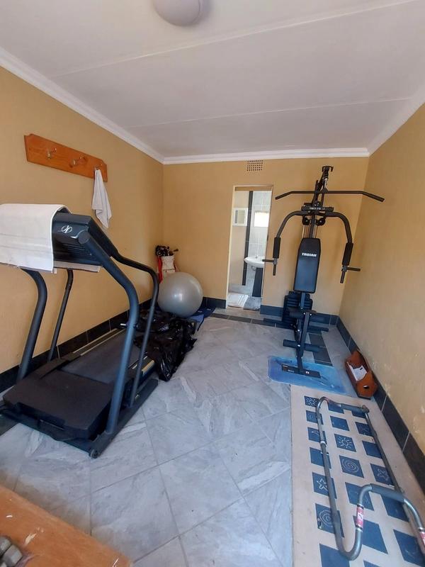 8 Bedroom Property for Sale in Wilro Park Gauteng