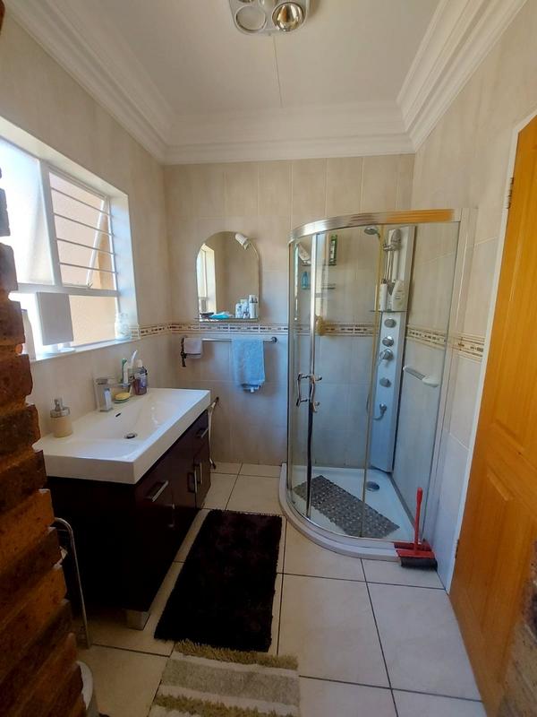 8 Bedroom Property for Sale in Wilro Park Gauteng