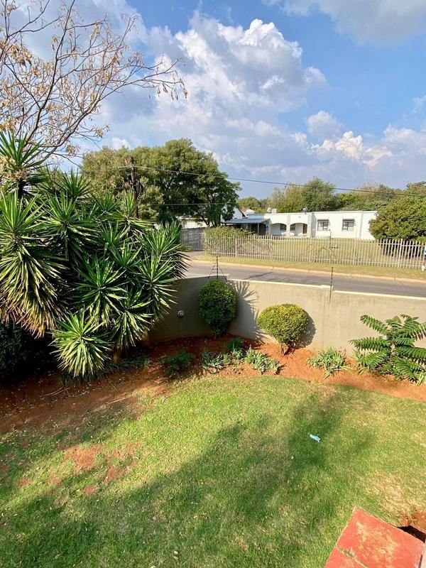 5 Bedroom Property for Sale in Witpoortjie Gauteng