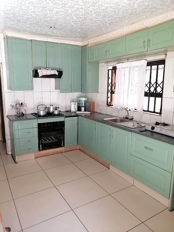 2 Bedroom Property for Sale in Zola Gauteng