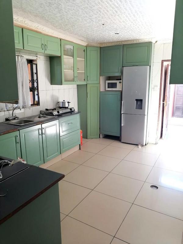 2 Bedroom Property for Sale in Zola Gauteng