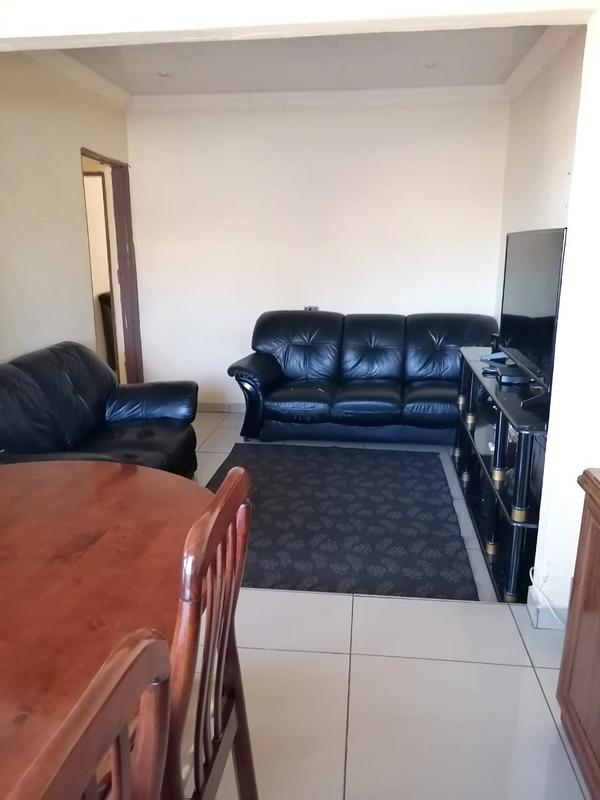 2 Bedroom Property for Sale in Zola Gauteng