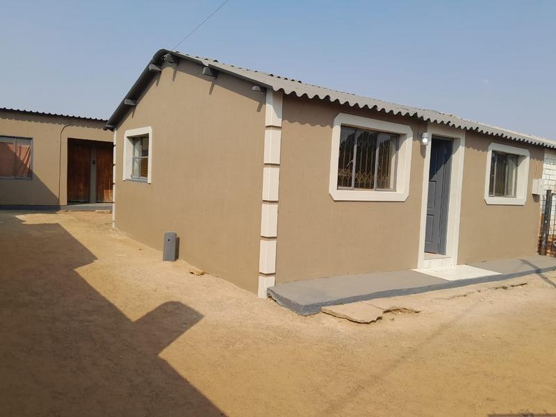 2 Bedroom Property for Sale in Zola Gauteng