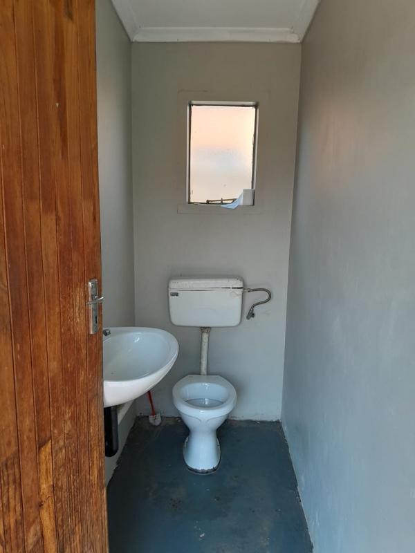 2 Bedroom Property for Sale in Zola Gauteng