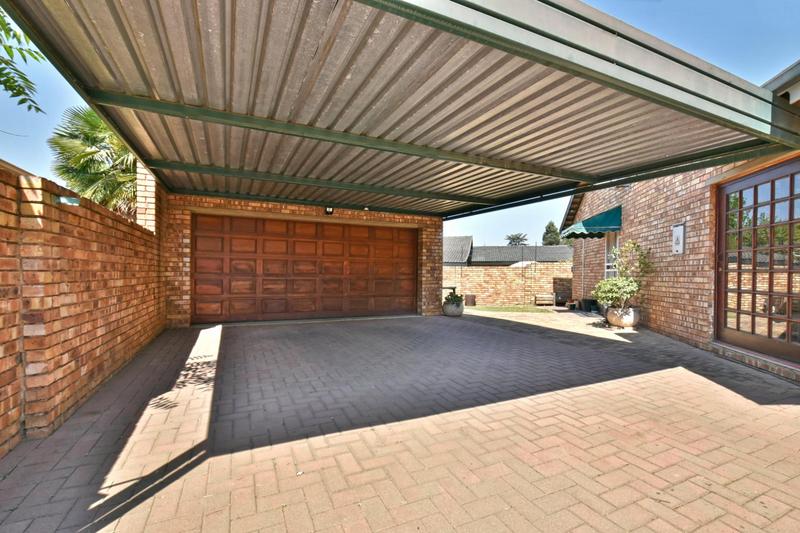 3 Bedroom Property for Sale in Brackendowns Gauteng