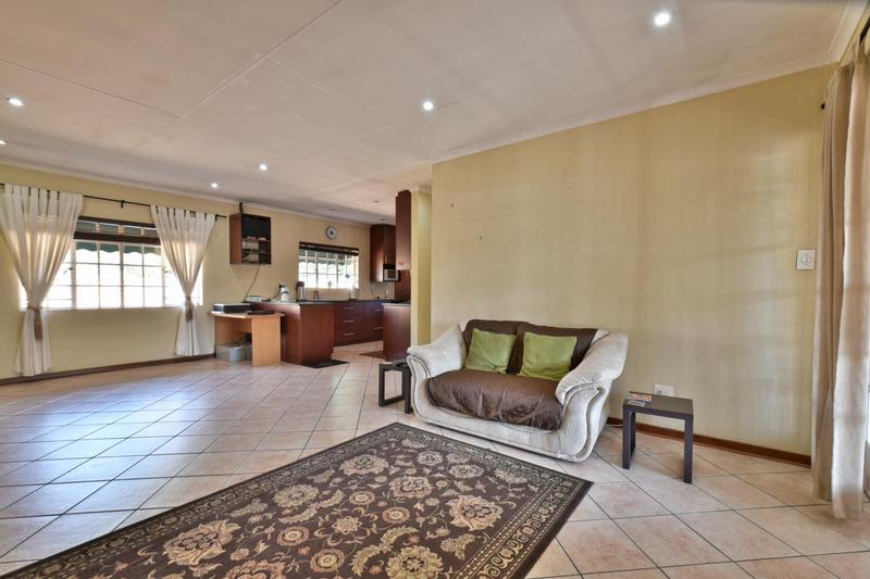 3 Bedroom Property for Sale in Brackendowns Gauteng