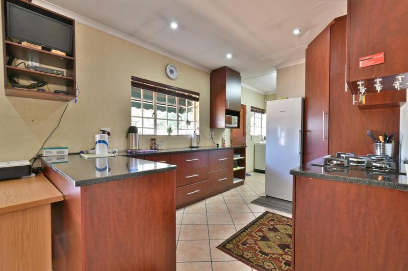 3 Bedroom Property for Sale in Brackendowns Gauteng