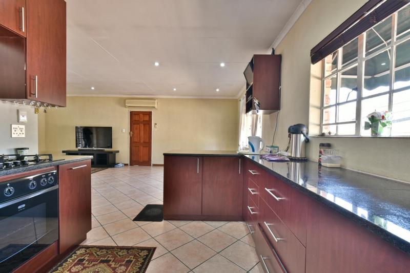 3 Bedroom Property for Sale in Brackendowns Gauteng