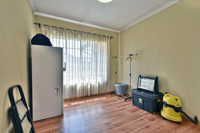 3 Bedroom Property for Sale in Brackendowns Gauteng