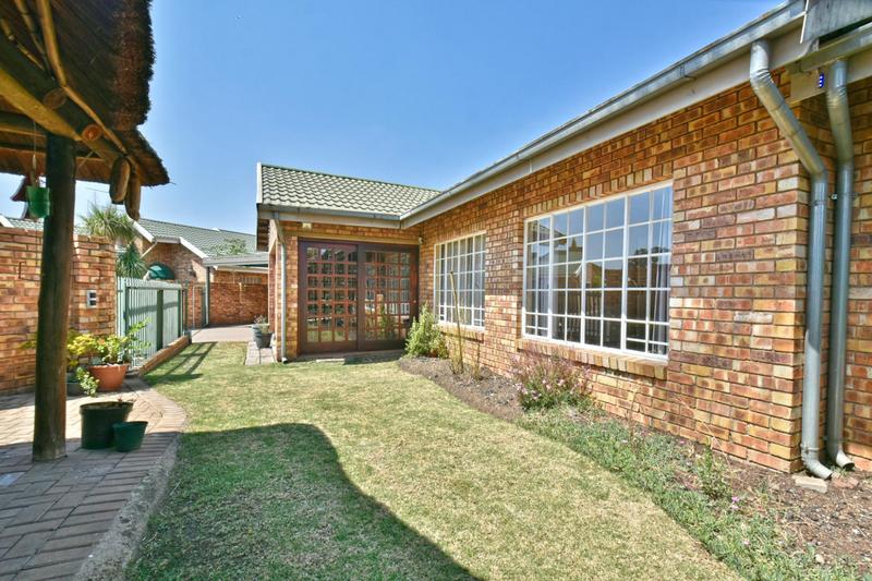 3 Bedroom Property for Sale in Brackendowns Gauteng