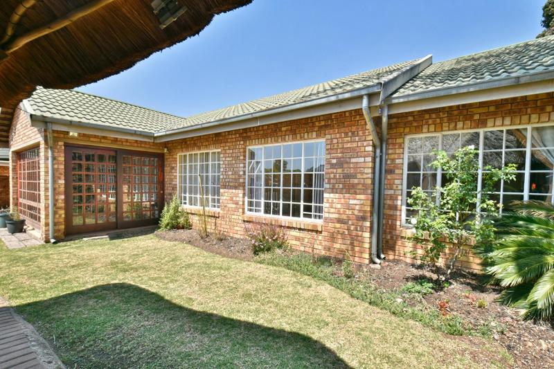 3 Bedroom Property for Sale in Brackendowns Gauteng