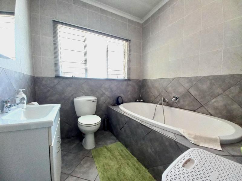 4 Bedroom Property for Sale in Croydon Gauteng