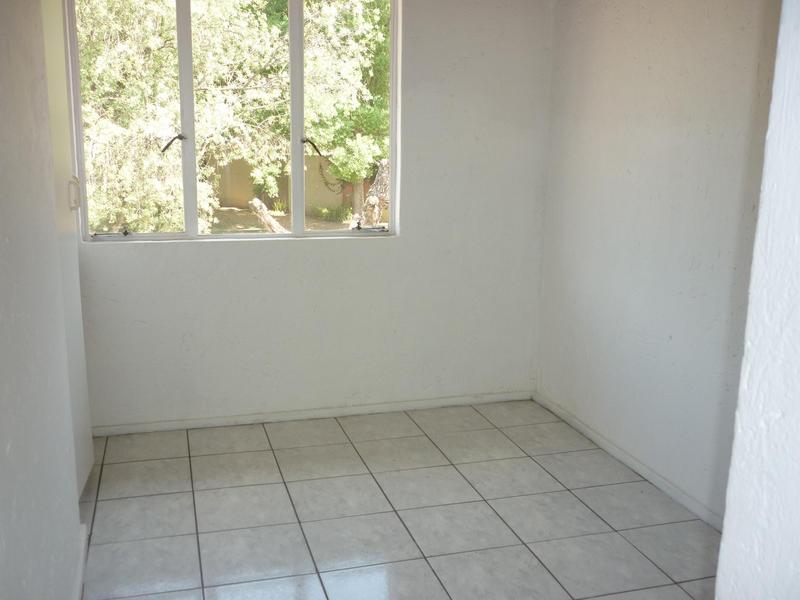 To Let 2 Bedroom Property for Rent in North Riding Gauteng