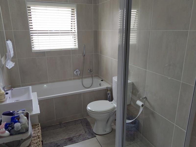 3 Bedroom Property for Sale in Lonehill Gauteng