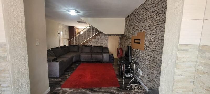 2 Bedroom Property for Sale in Florentia Gauteng