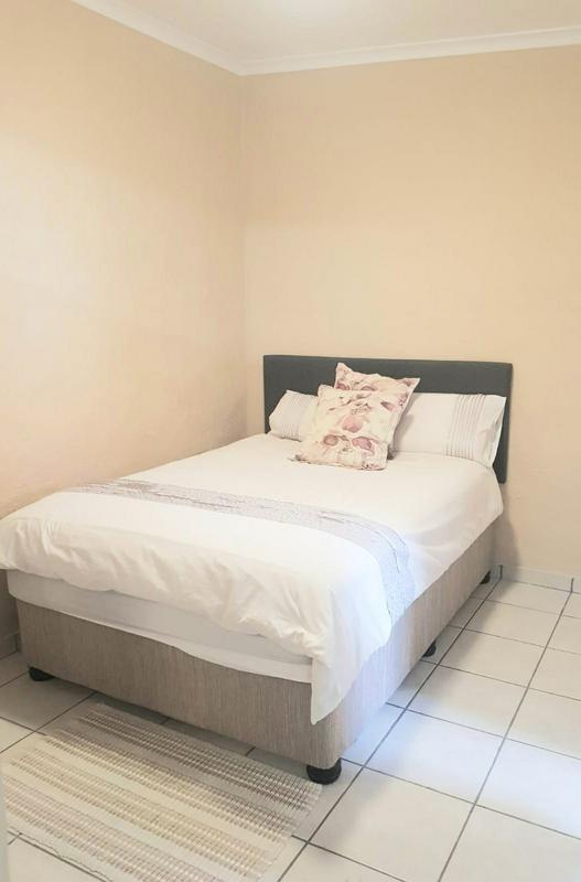 To Let 2 Bedroom Property for Rent in Waverley Gauteng