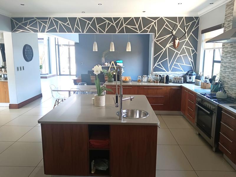 5 Bedroom Property for Sale in Midlands Estate Gauteng