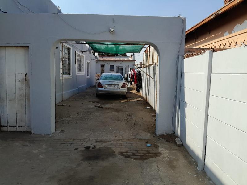 11 Bedroom Property for Sale in La Rochelle Gauteng