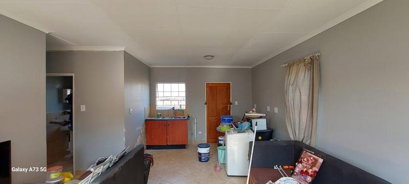 2 Bedroom Property for Sale in Kirkney Gauteng