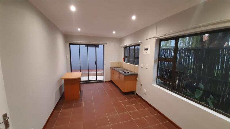 To Let 1 Bedroom Property for Rent in Waverley Gauteng