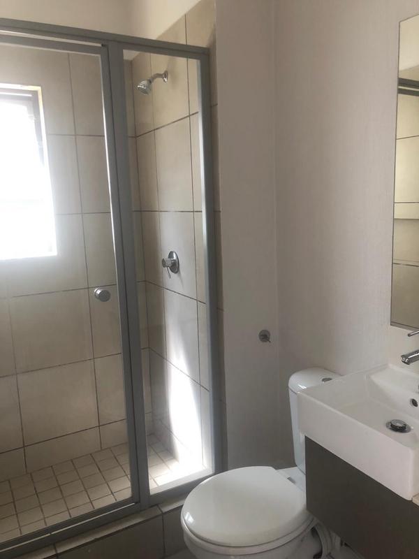 2 Bedroom Property for Sale in Broadacres Gauteng