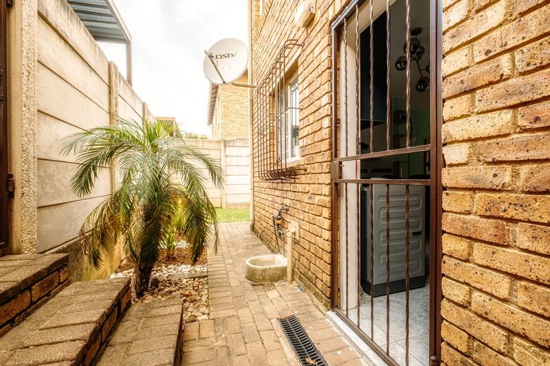 2 Bedroom Property for Sale in Allens Nek Gauteng