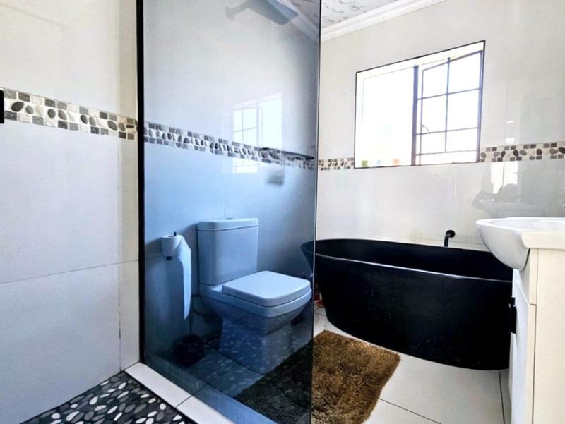 2 Bedroom Property for Sale in Allens Nek Gauteng