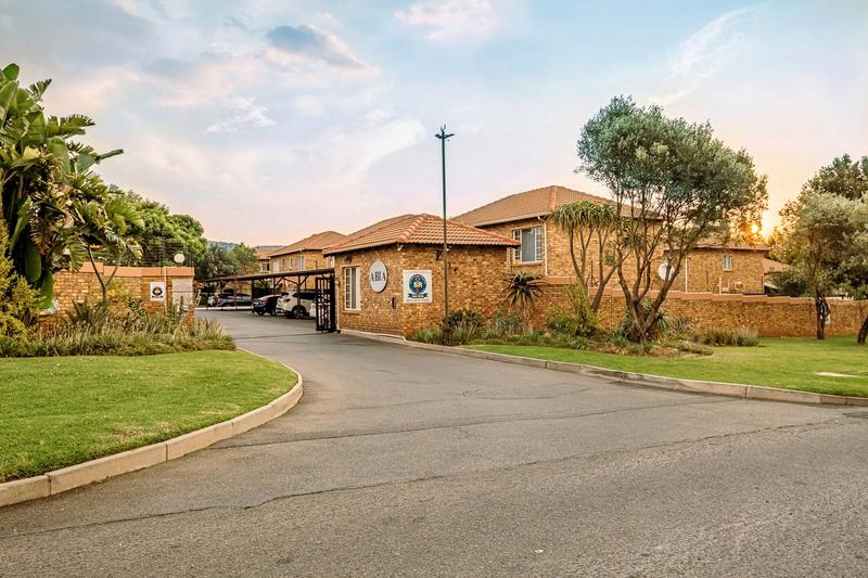 2 Bedroom Property for Sale in Allens Nek Gauteng