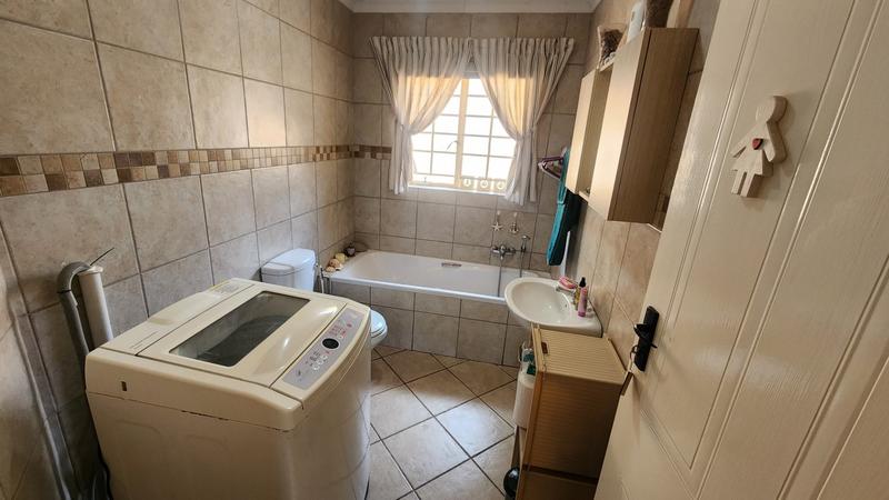 3 Bedroom Property for Sale in Annlin Gauteng